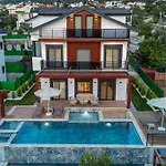 4 Zela In Front Of Oeluedeniz Hisar
