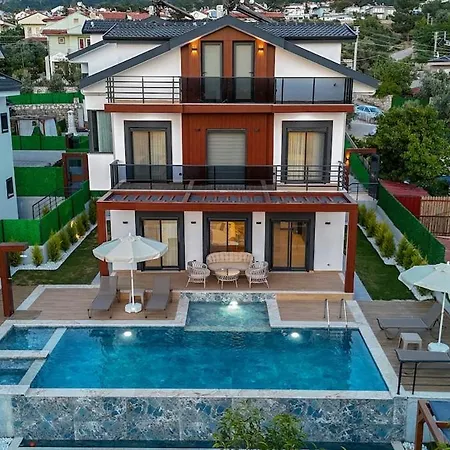 4 Zela In Front Of Oeluedeniz Hisar
