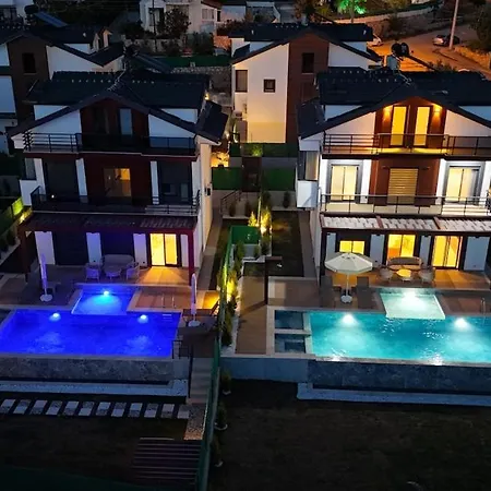 4 Zela In Front Of Oeluedeniz Hisar *